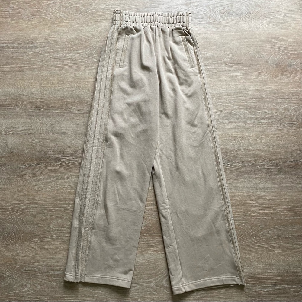 Like new UO l LIT Sweat Pant